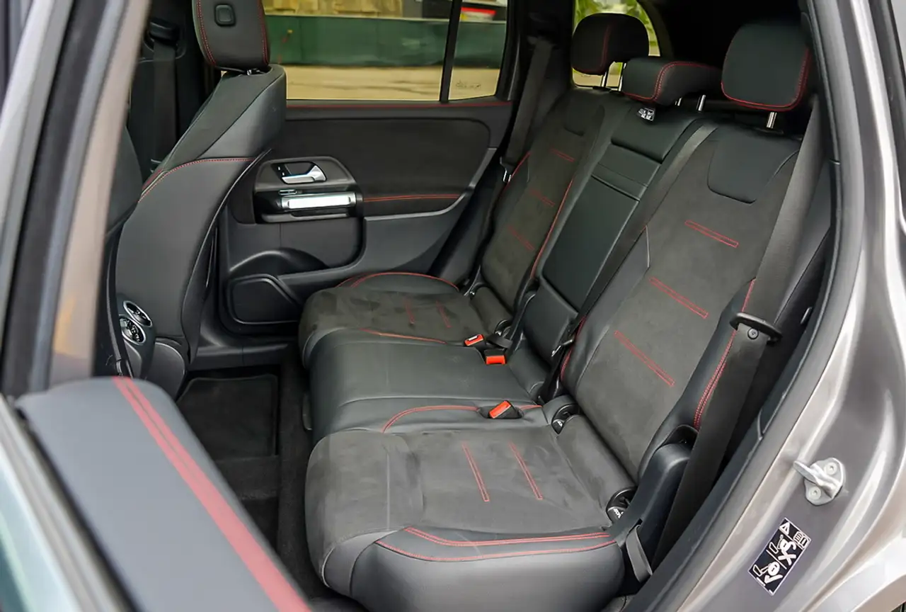 Mercedes-Benz GLB снимка Mercedes-Benz GLB