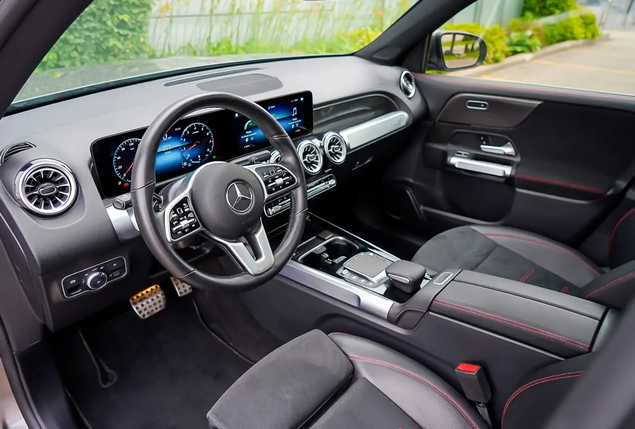 Mercedes-Benz GLB снимка Mercedes-Benz GLB