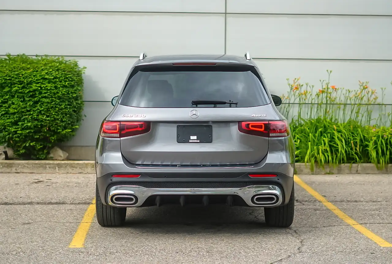 Mercedes-Benz GLB снимка Mercedes-Benz GLB
