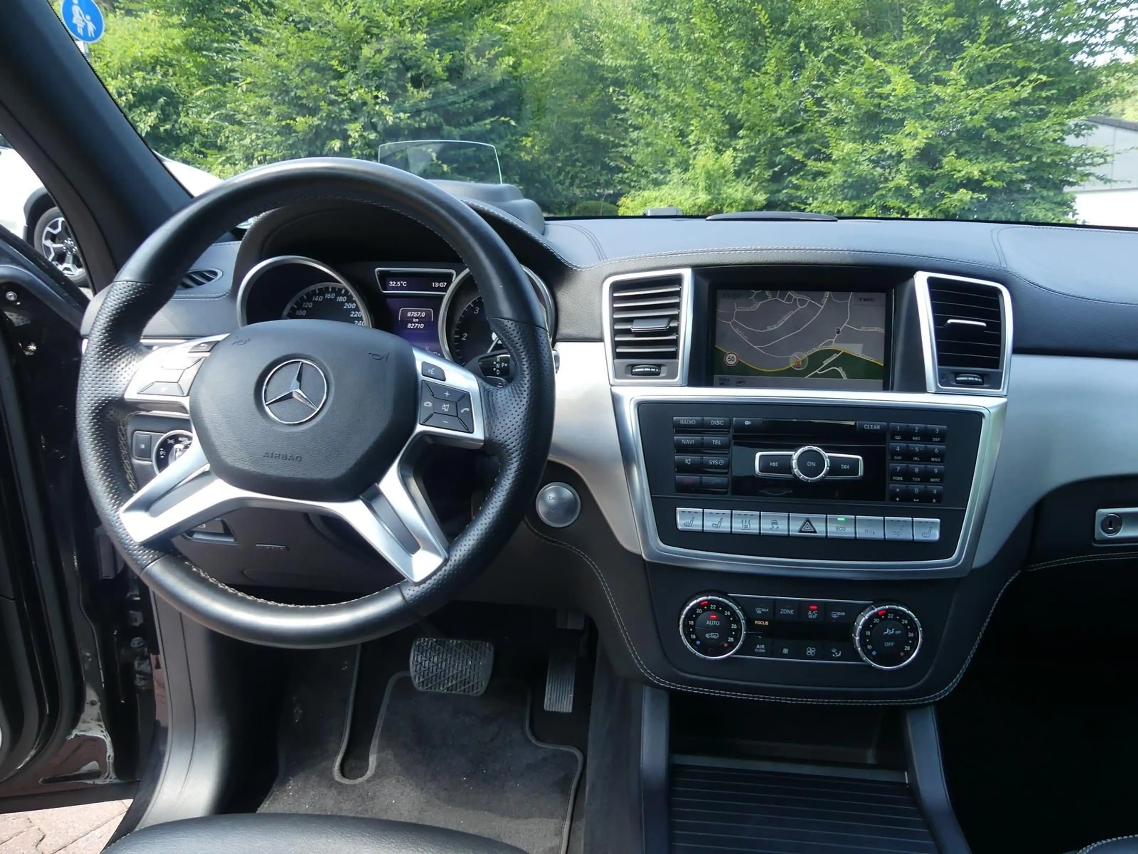 Mercedes-Benz GL 350 *AMG*4Matic*7 Sitze*Sitzbel*Leder*Kam*Pano — photo 15