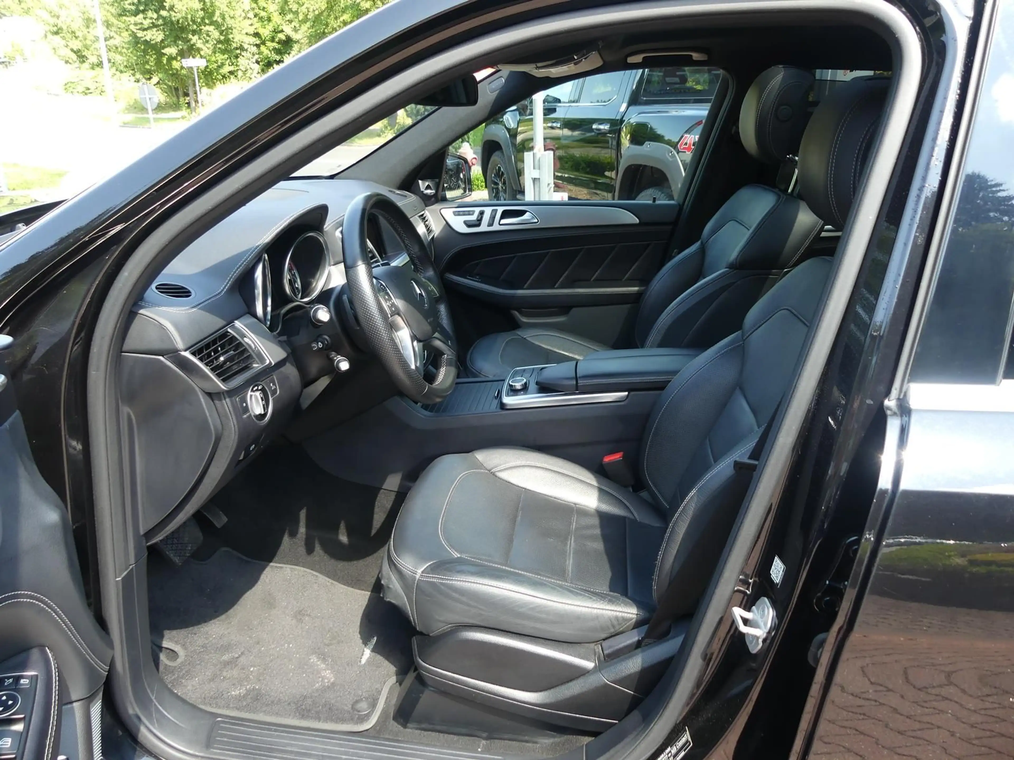 Mercedes-Benz GL 350 *AMG*4Matic*7 Sitze*Sitzbel*Leder*Kam*Pano — photo 11