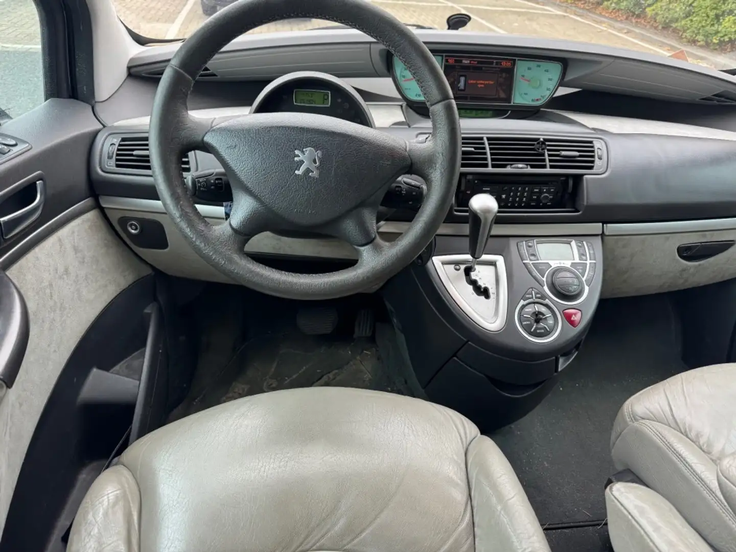 Peugeot 807 3.0 ST Premium 7 pers LEER CLIMA ODC LMV RIJDT GOE Grijs - 2