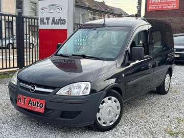 1.4i XEP Essentia (Hayon/Achterklep)