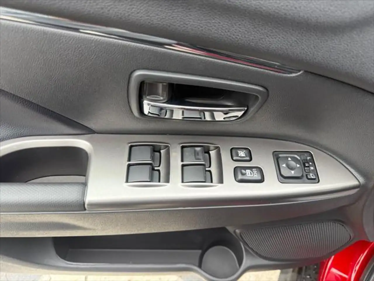 Mitsubishi RVR снимка Mitsubishi RVR