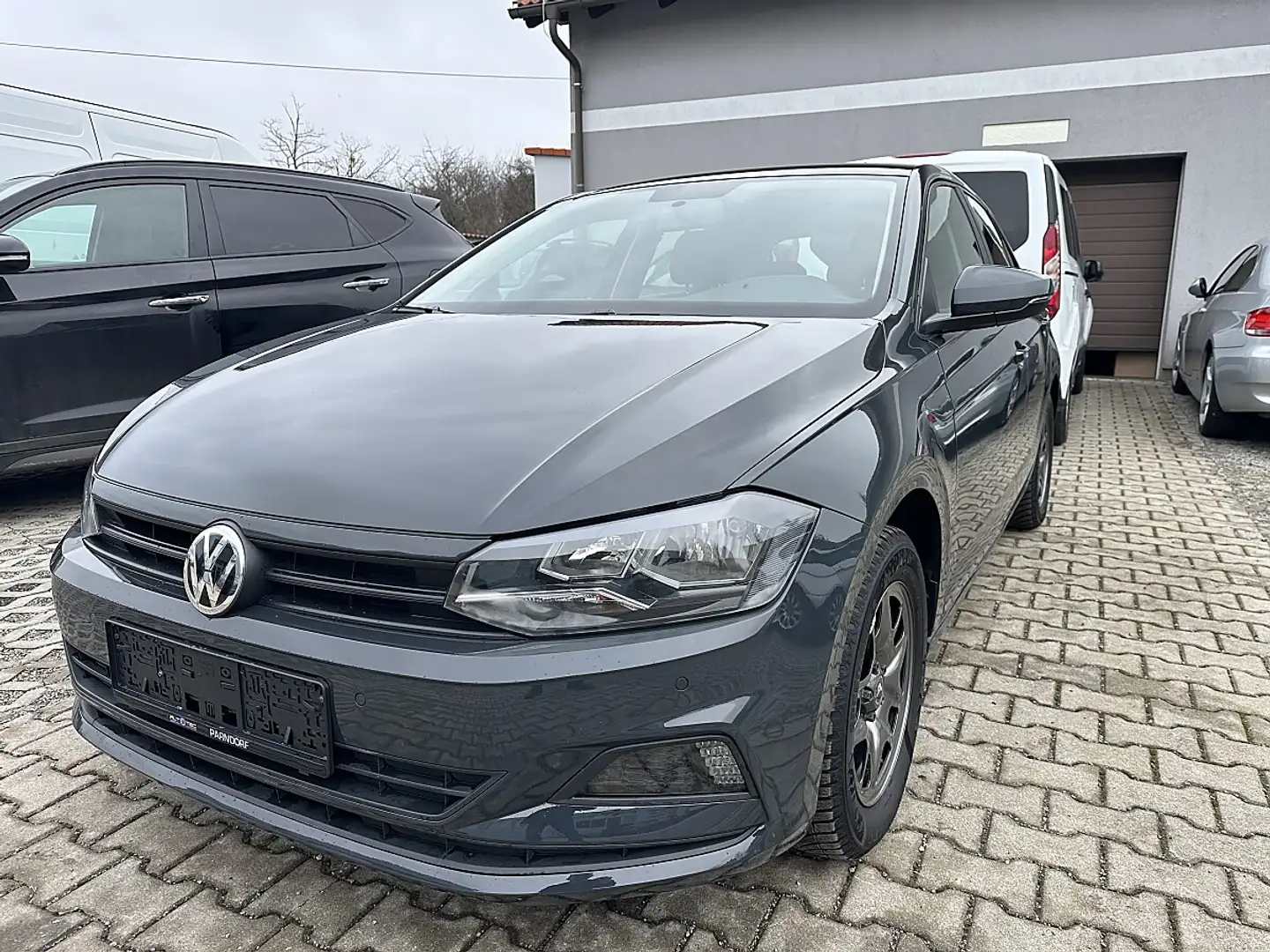Volkswagen Polo 1,0 Grau - 1