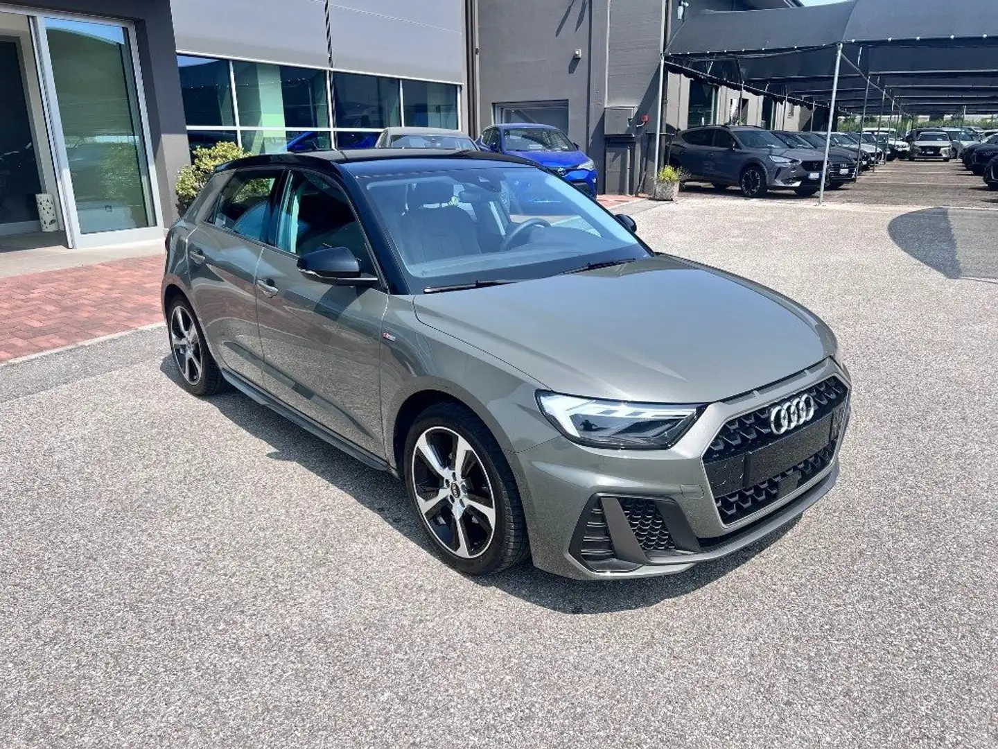 Audi A1 SPB 30 TFSI S line / Tetto Nero Grigio - 2
