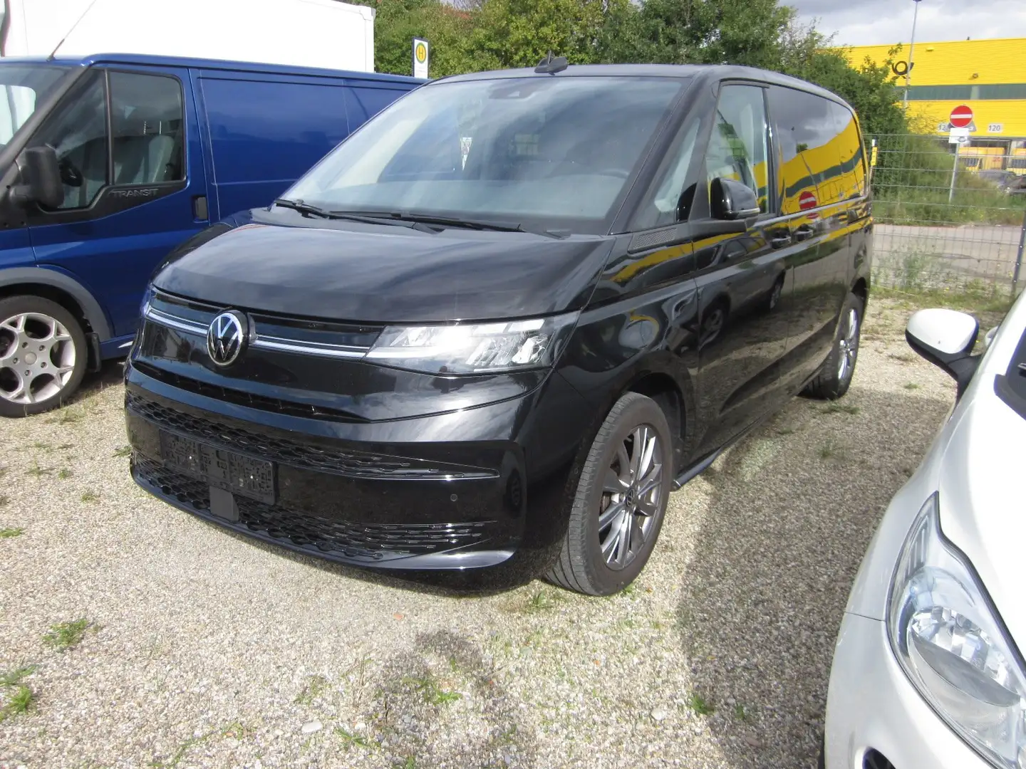 Volkswagen T7 Multivan Life Schwarz - 2