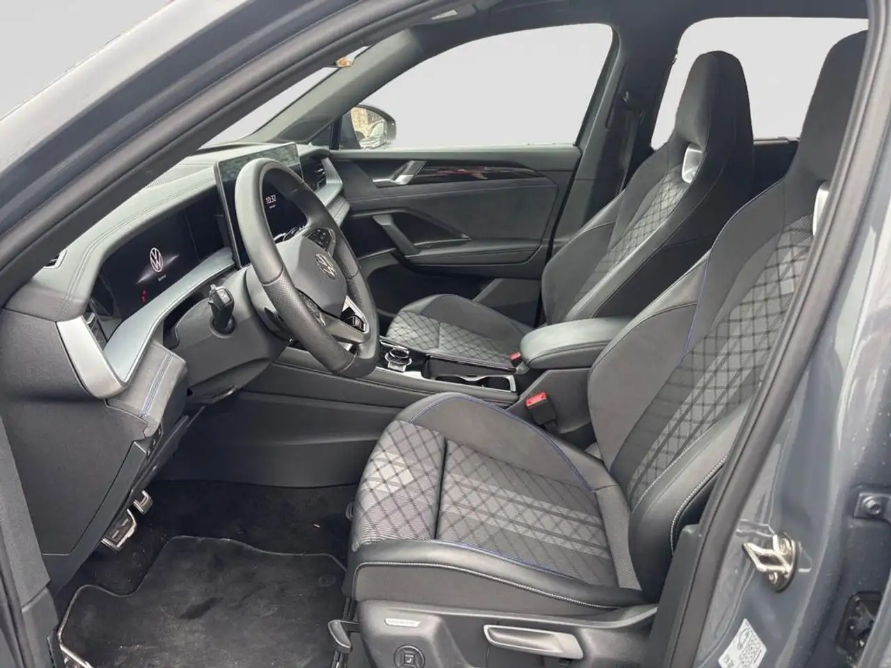 Volkswagen Tayron Tayron R-Line 1.5 eTSI 110 kW (150 ch) 7 vitesses DSG 4