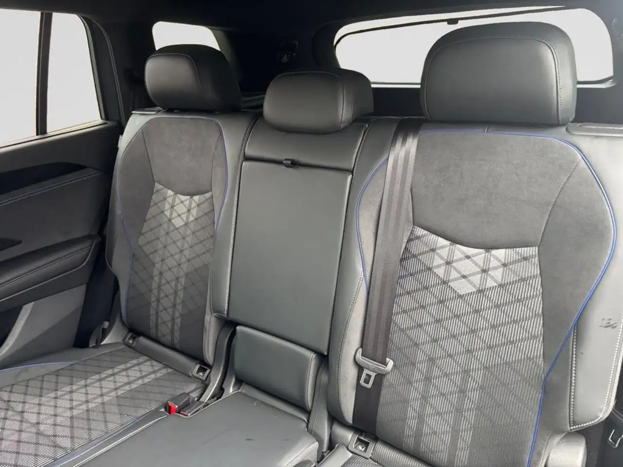 Volkswagen Tayron Tayron R-Line 1.5 eTSI 110 kW (150 ch) 7 vitesses DSG 5