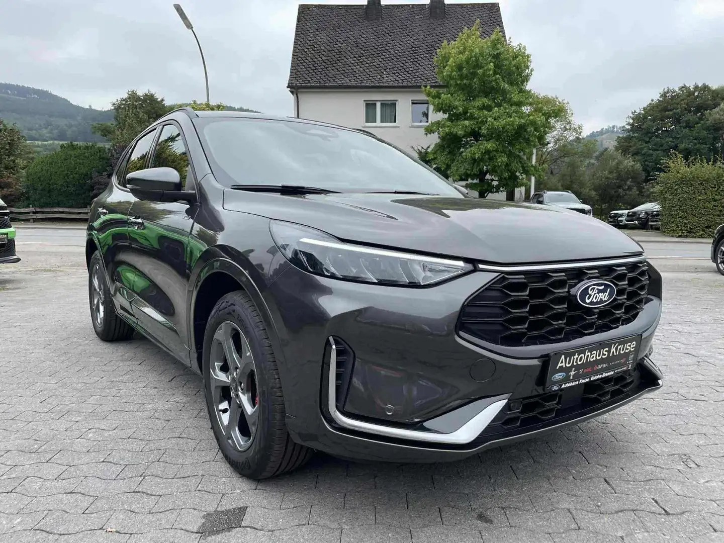 Ford Kuga ST-Line X Grijs - 1