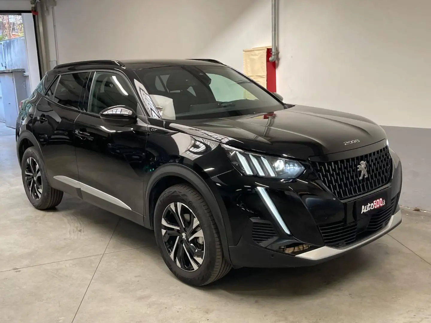 Peugeot 2008 PureTech 130 S&S GT Schwarz - 2