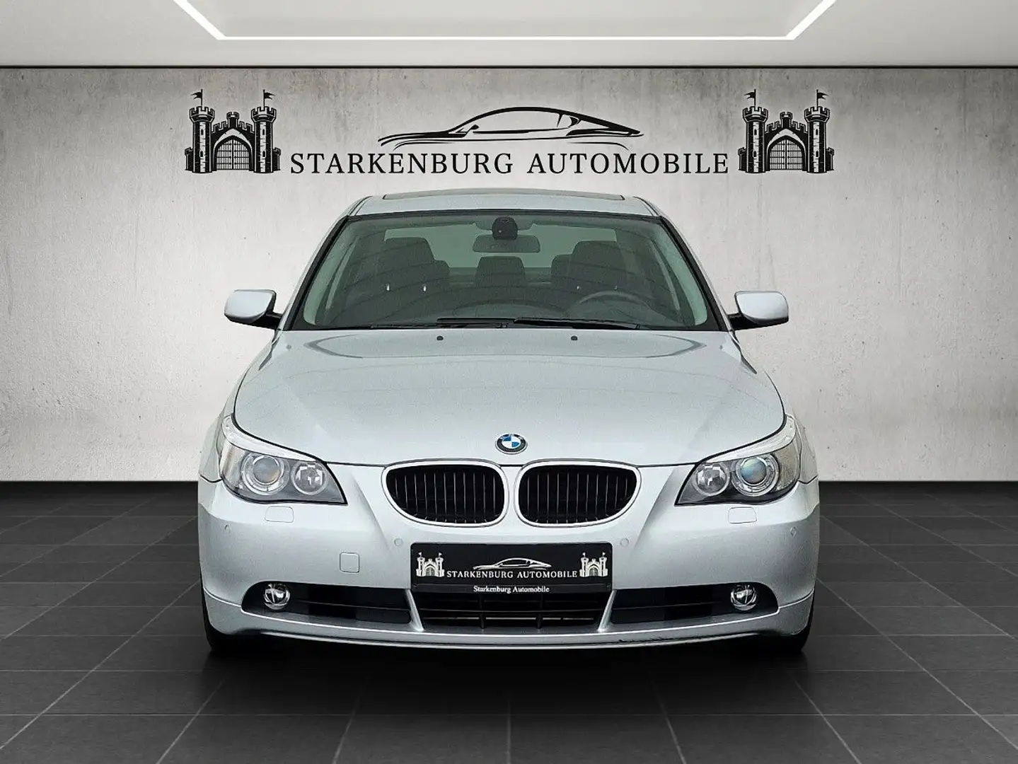 BMW 530 i Lim/1.Hand/Automatik/Klima/Leder/Headup/ALU Silber - 2