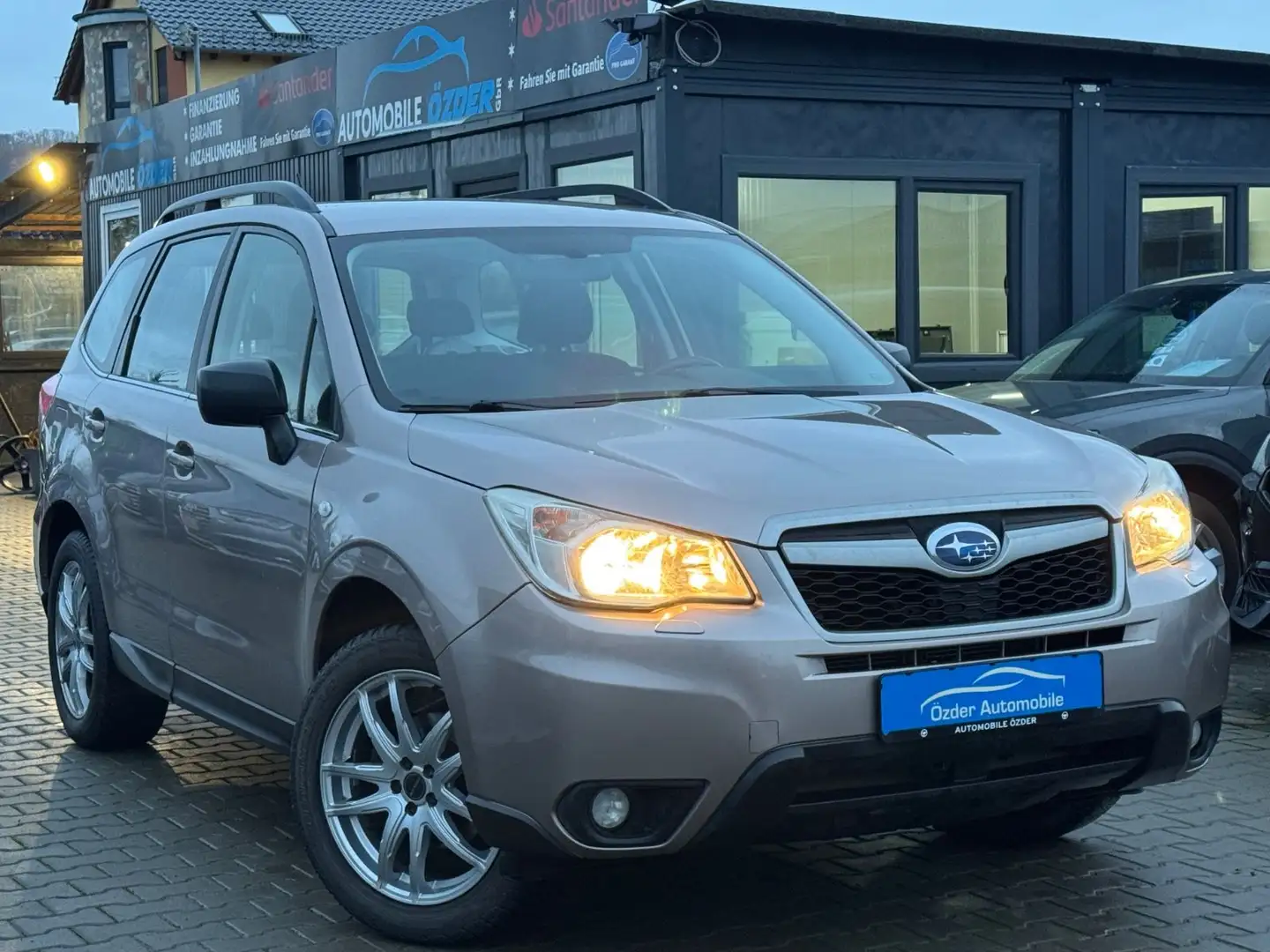 Subaru Forester 2.0 Diesel Active 4X4+TÜV Neu+ Or - 1