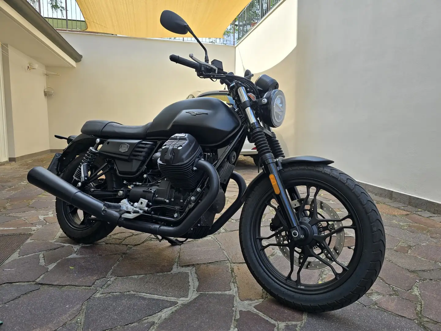 Moto Guzzi V 7 III STONE Negru - 1