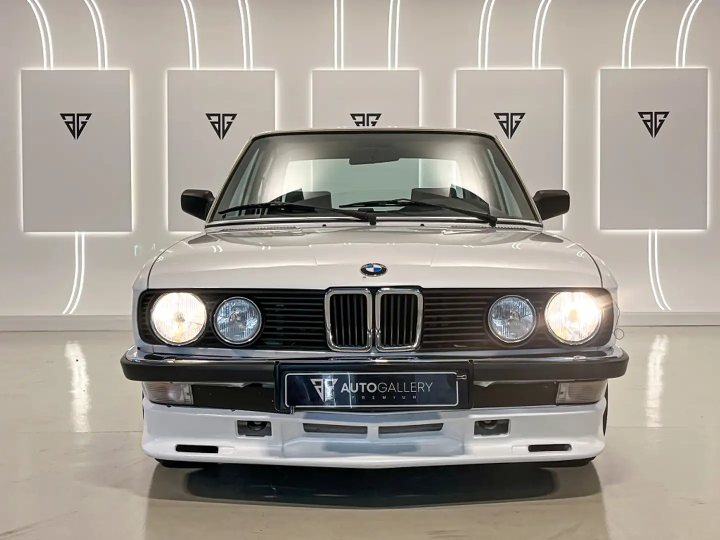 BMW 525 525i Blanc - 2