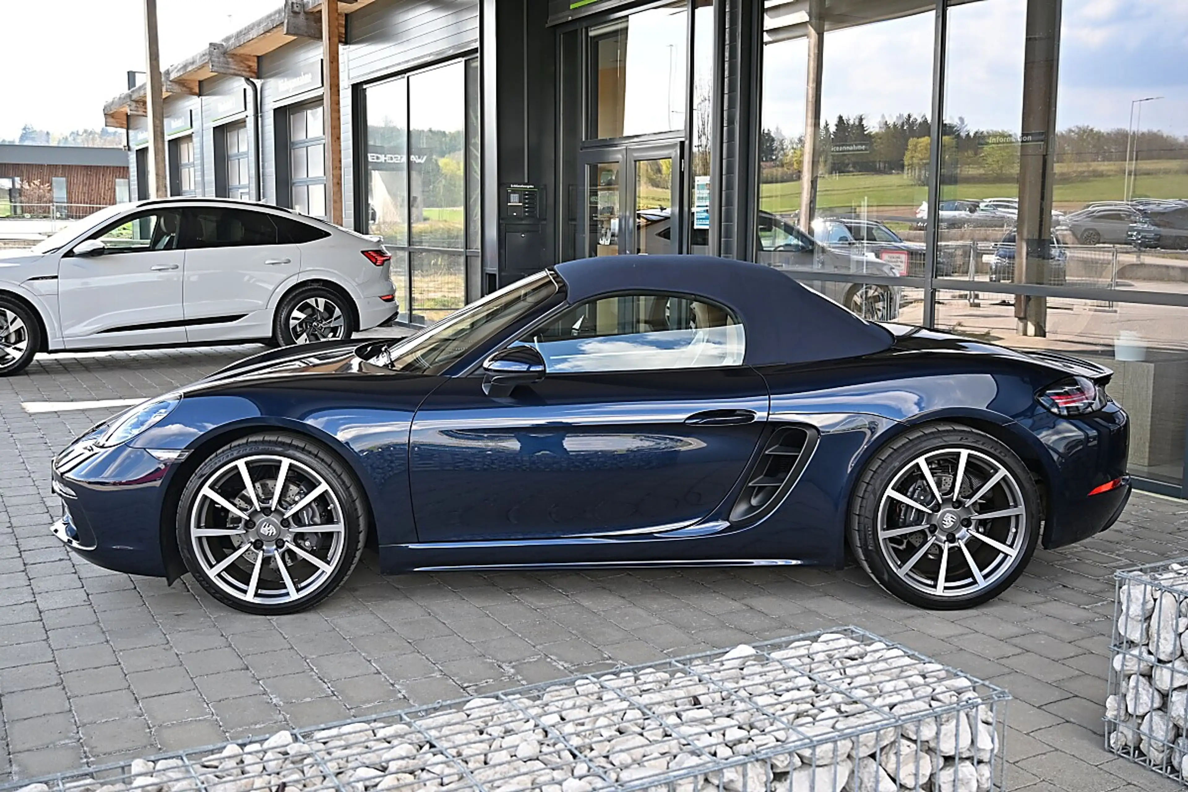 Porsche Boxster 718 Boxster DSG 20" LED, Navi PCM, SportAGA, To... — photo 13
