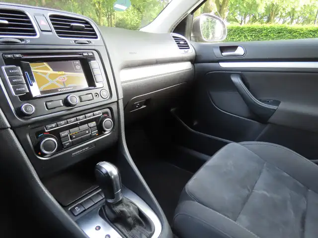 Volkswagen Golf view 14