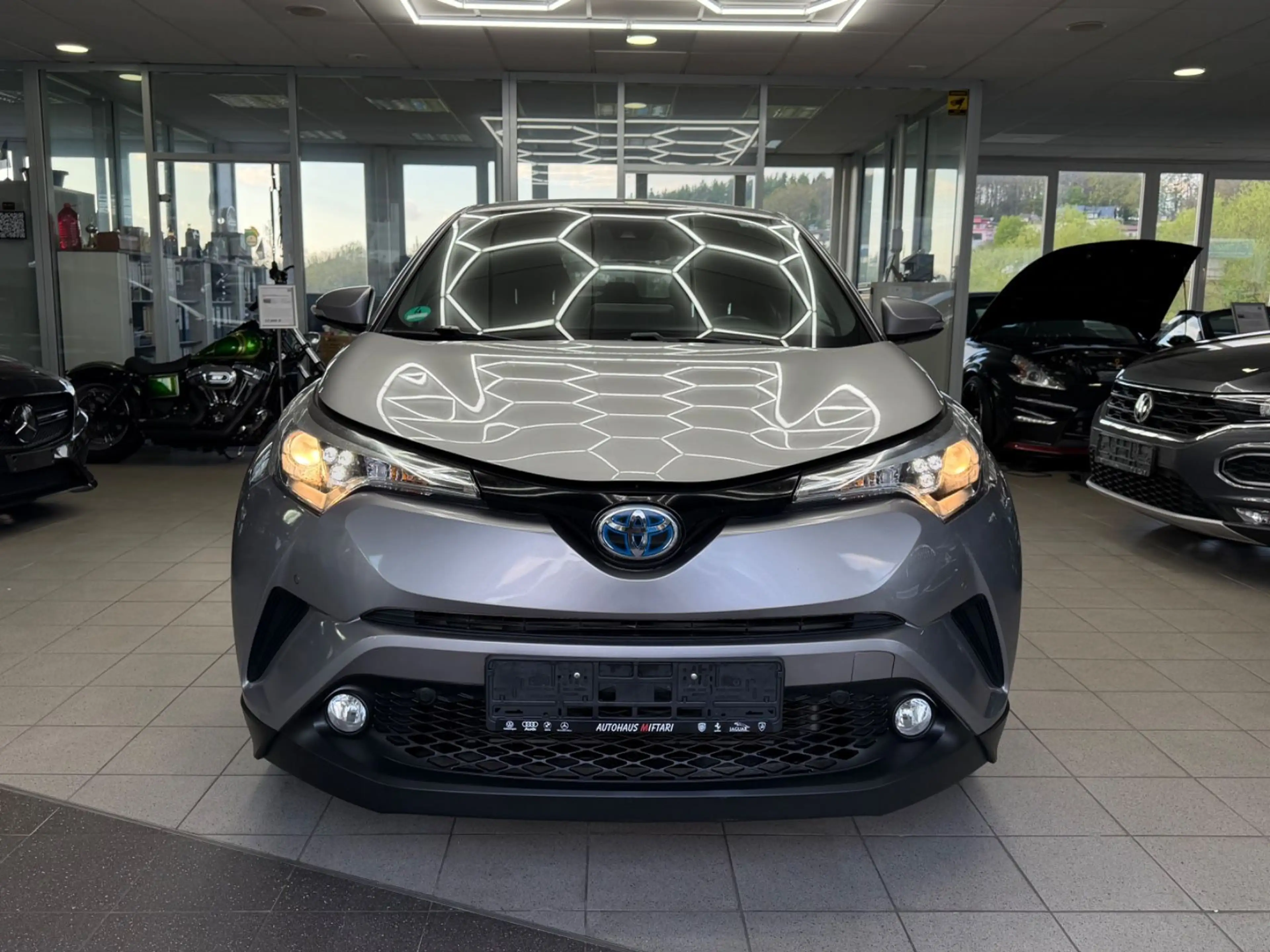 Toyota C-HR Hybrid 1.8 Team D PDC Kamera SHZ NAVI DAB — photo 2