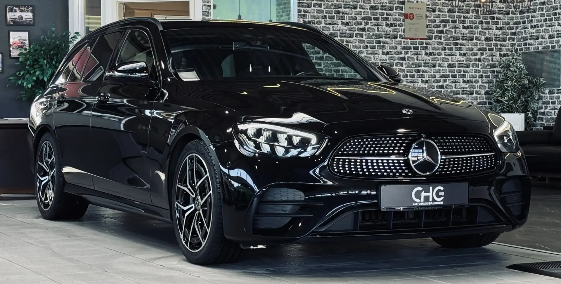 Mercedes-Benz E 220 d AMG Line|BURMESTER|360*|AHK|NIGHT|WIDESCREEN Schwarz - 1