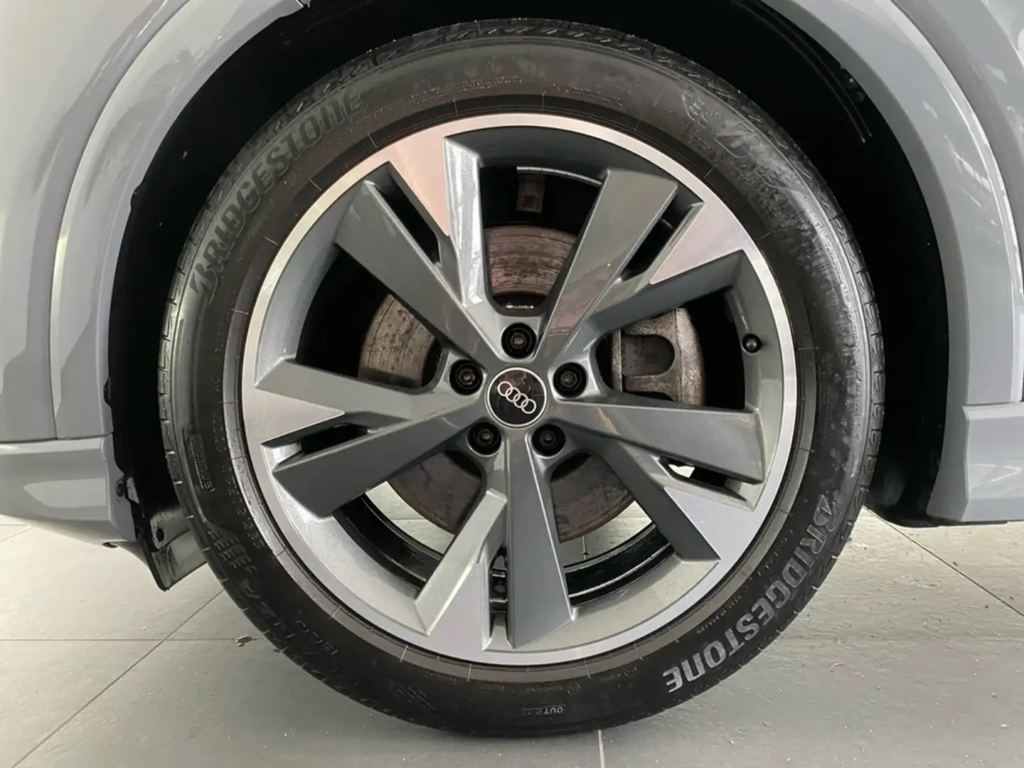 Audi Q4 e-tron 45 quattro S line HUD+ACC+RFK+MATRIX+ Grau - 2