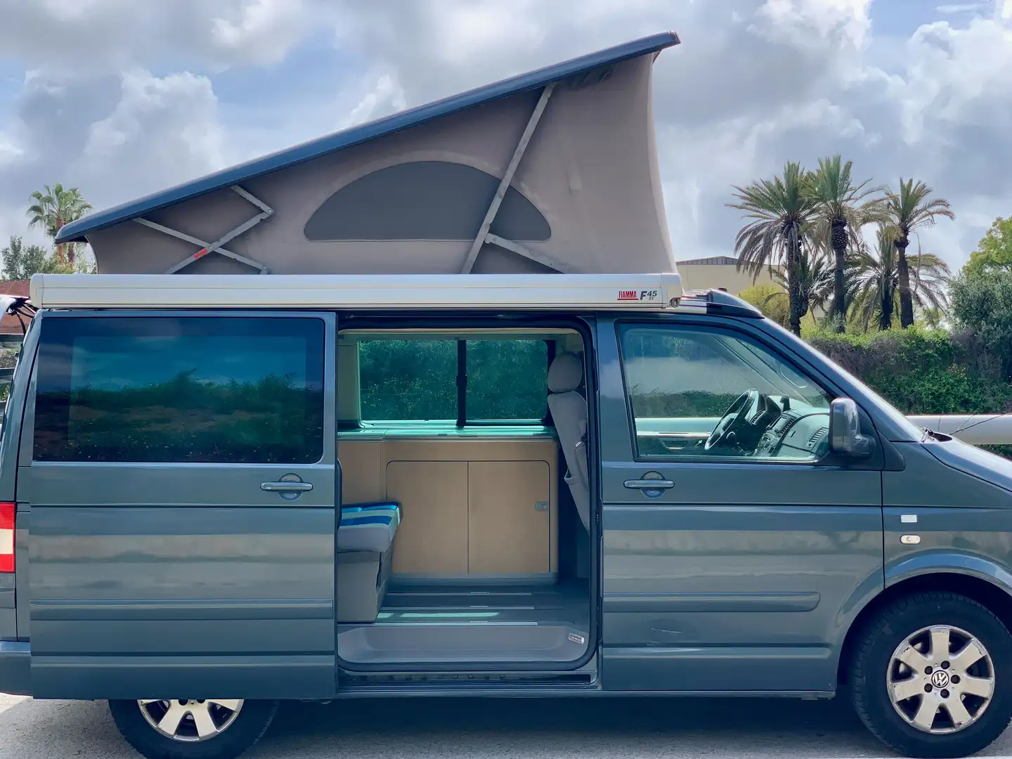Volkswagen T5 California California 2.5TDI Confortline Confortline Gris - 1
