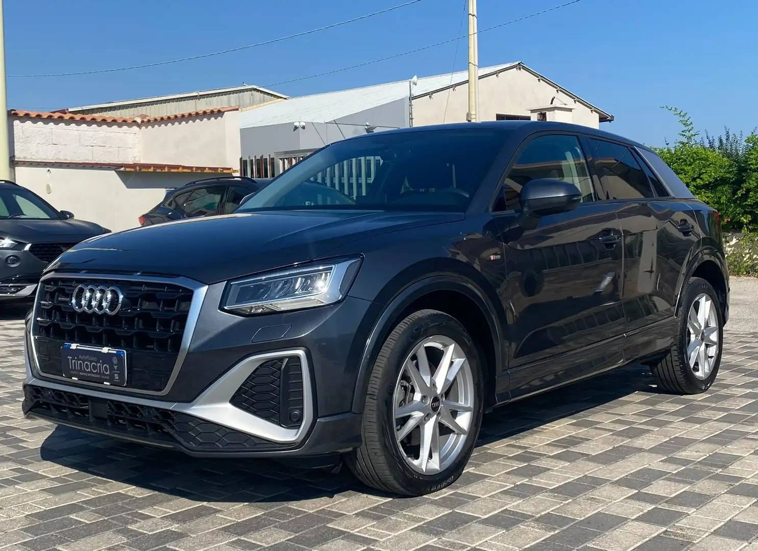 Audi Q2 S line edition 2.0 TDI 150CV s-tronic quattro  35 Gris - 1