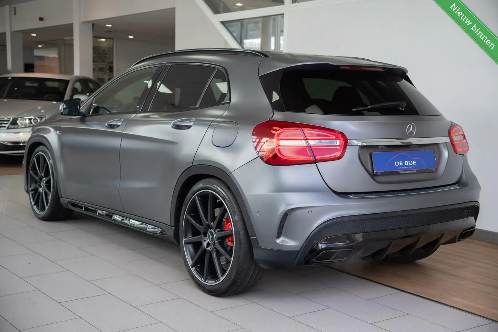 Mercedes-Benz GLA 45 AMG 4Matic 7G Designo Camera DAB Harman & Kardon Memor Grijs - 2
