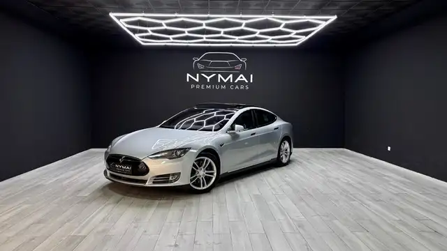Tesla Model S P85