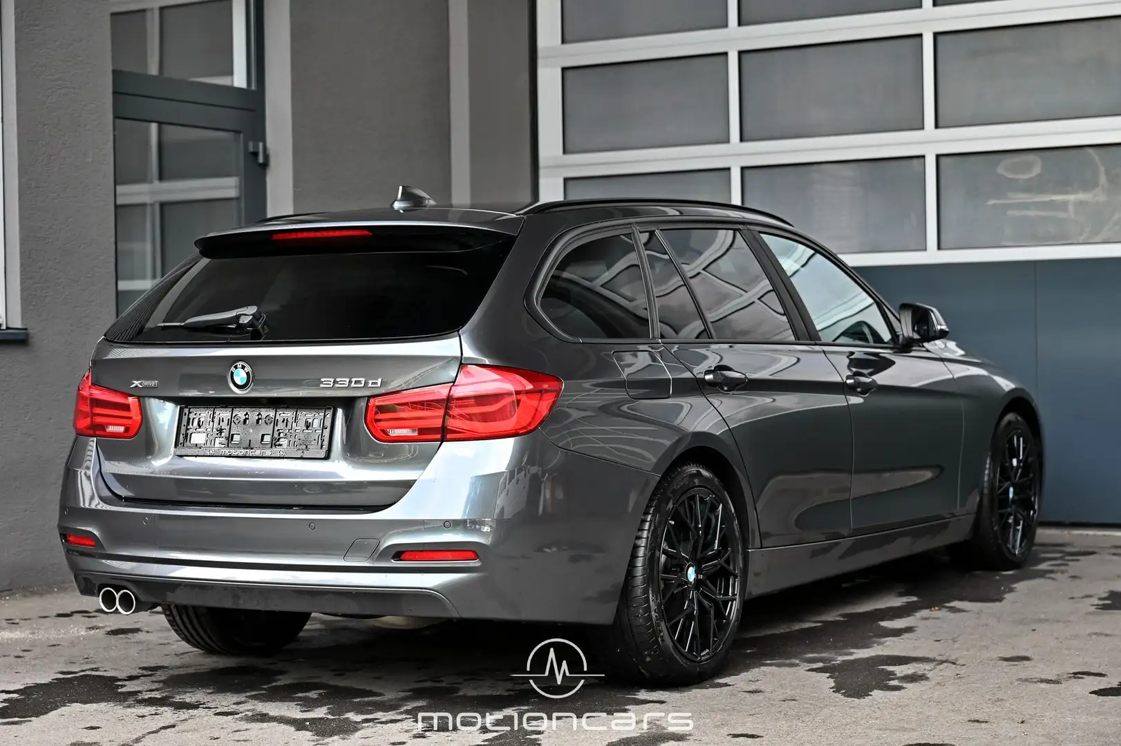 BMW 330 - 330 d xDrive Advantage Grau - 2