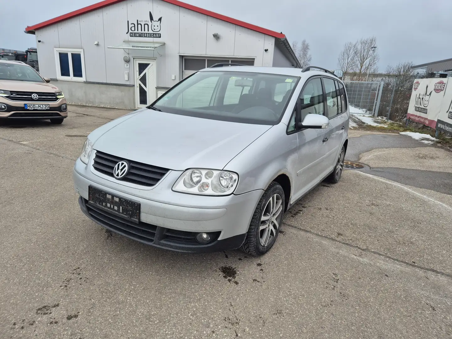 Volkswagen Touran 1.9 TDI Trendline Silver - 1