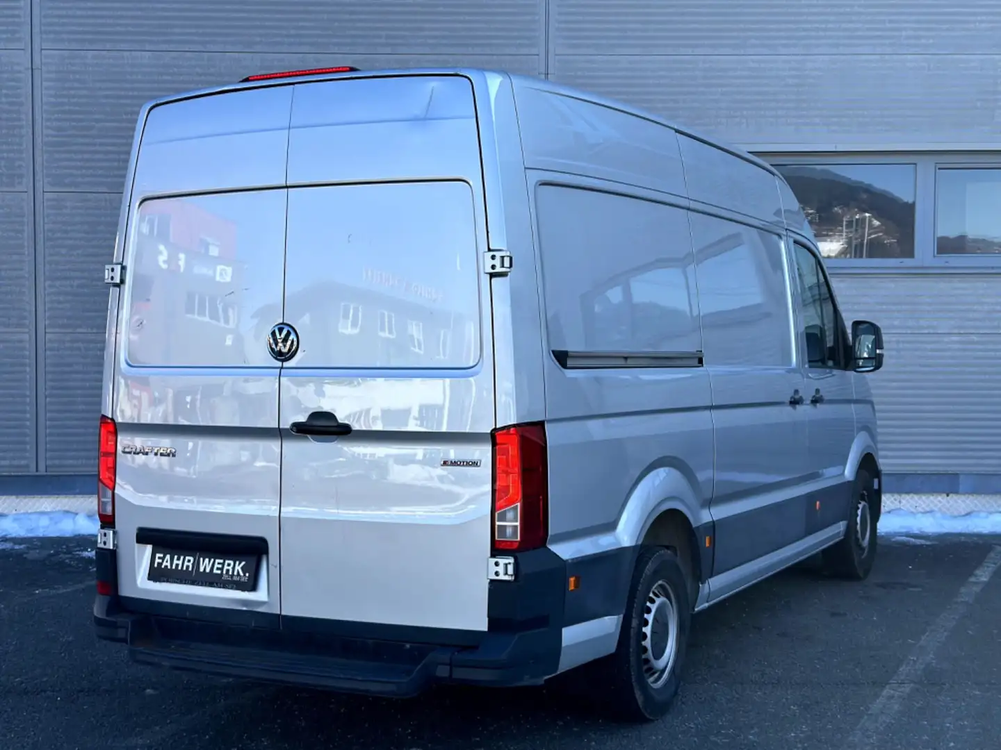 Volkswagen Crafter  35 2.0 TDI L2H2 4MOTION Silber - 2