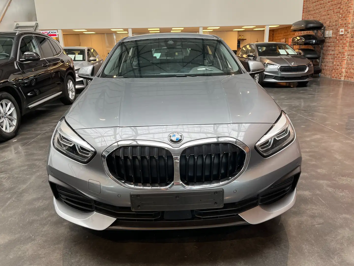 BMW 118 118i Aut. Gris - 2