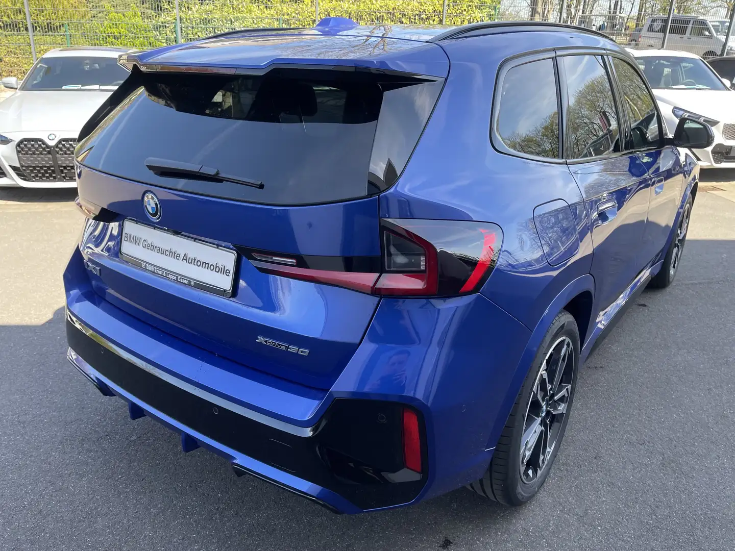 BMW iX1 xDrive30 M Sport || 360° Pano ACC eSitze HUD Blau - 2