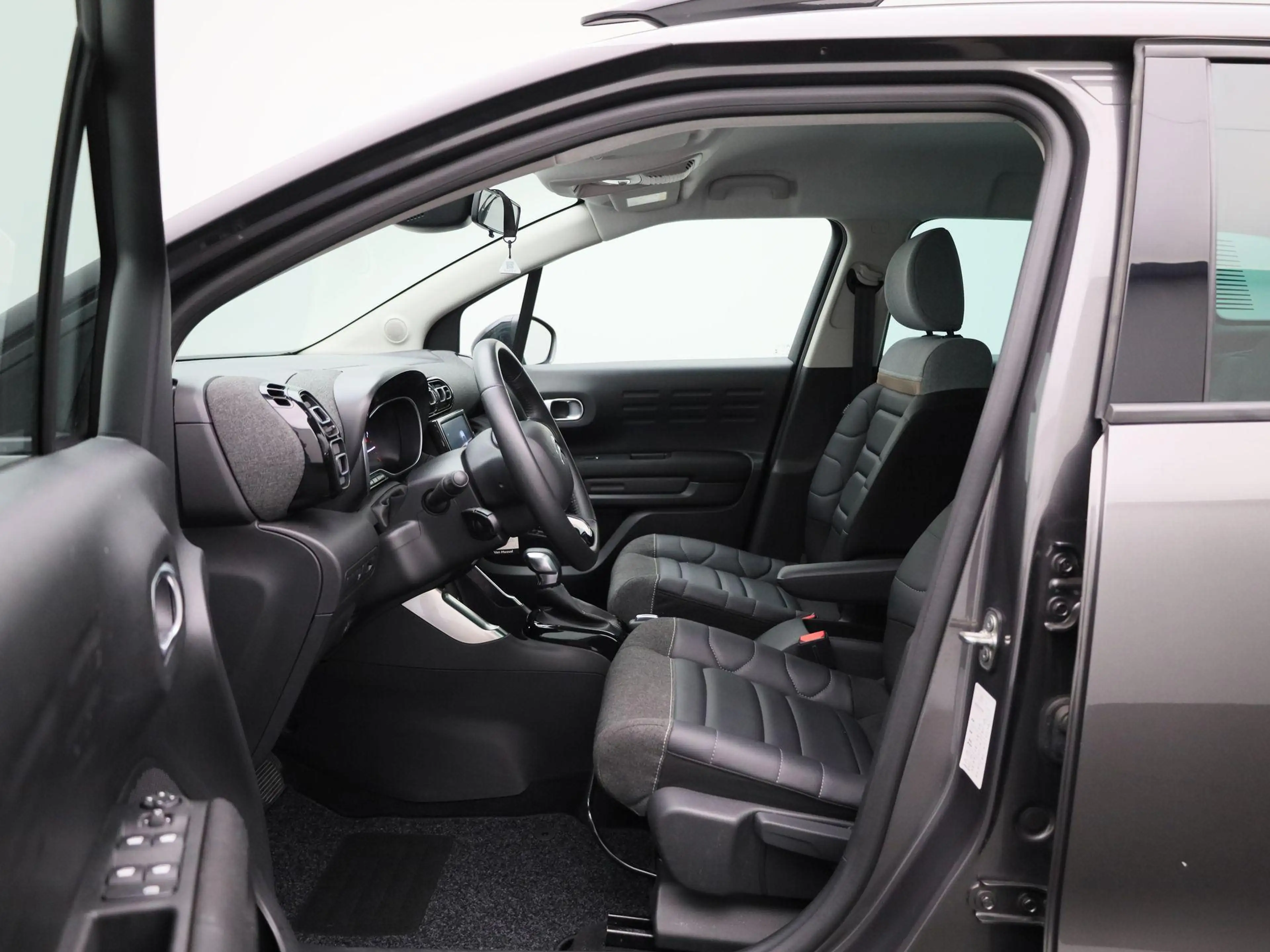 Citroen C3 Aircross 1.2 PureTech 130 S&S EAT6 Shine NAVI | CARPLAY | C — photo 9