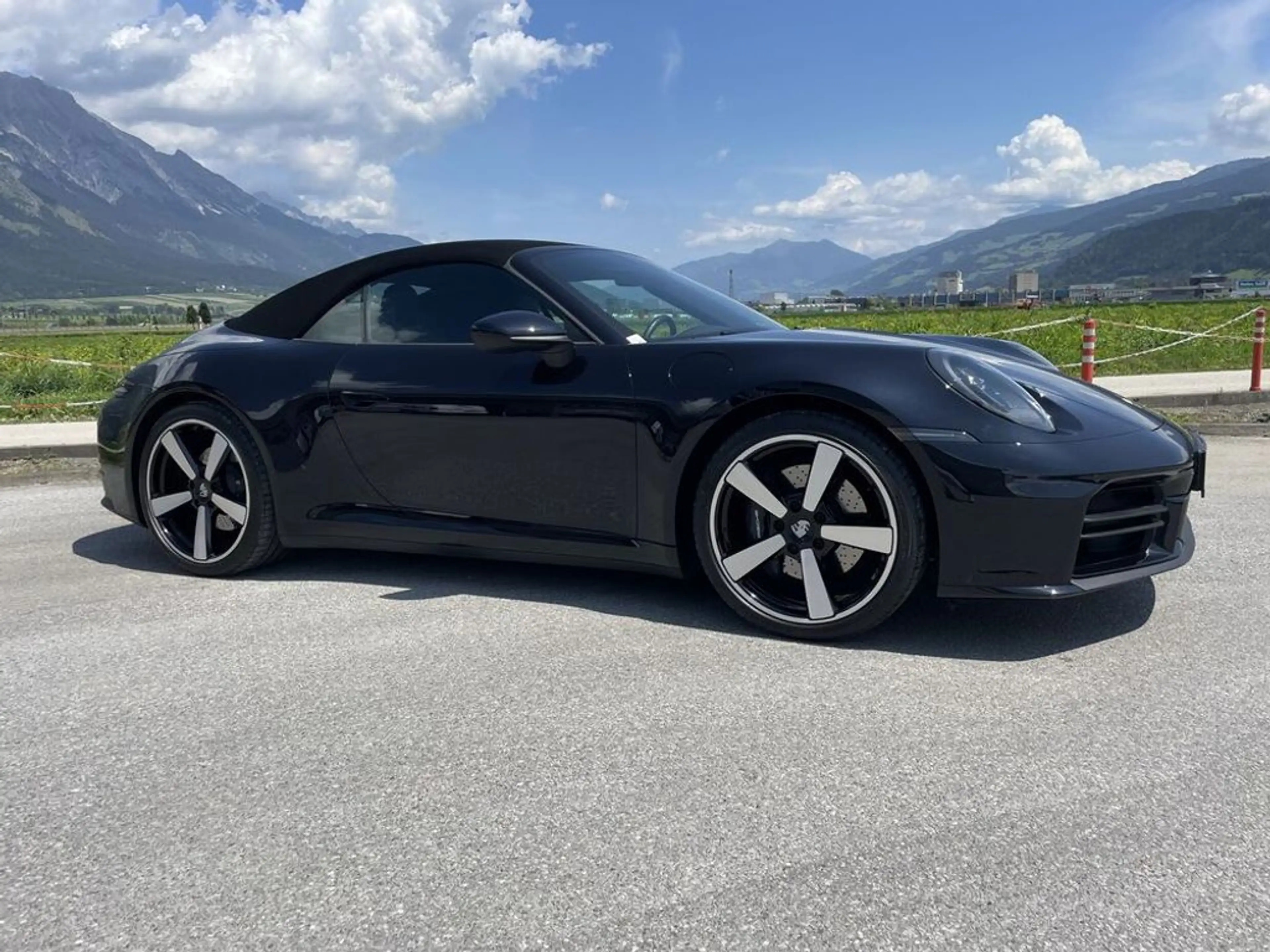 Porsche 911 Carrera Cabriolet — photo 9