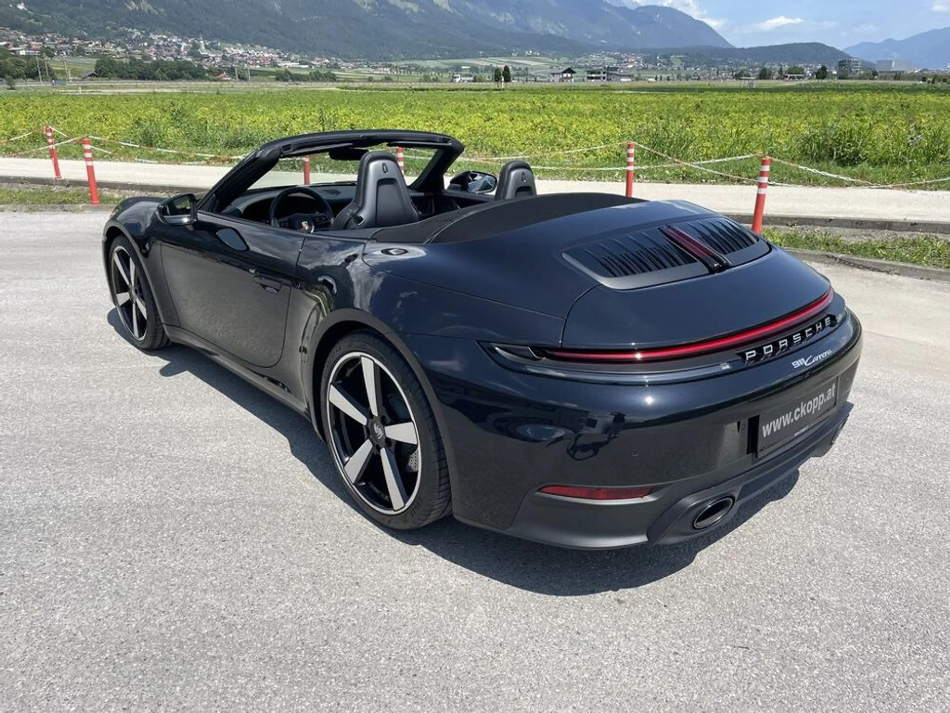 Porsche 911 Carrera Cabriolet — photo 12