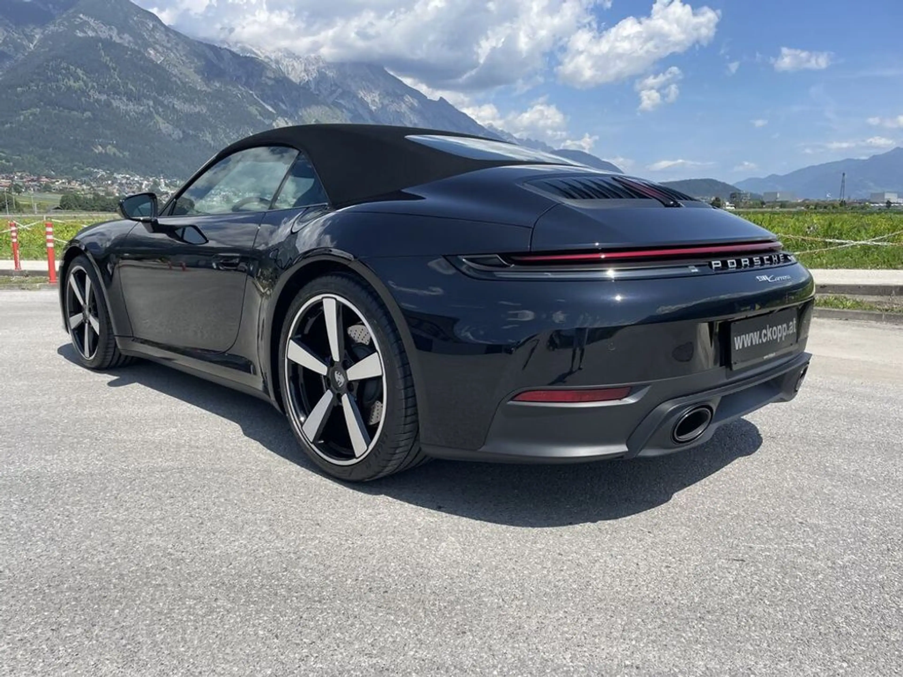 Porsche 911 Carrera Cabriolet — photo 6