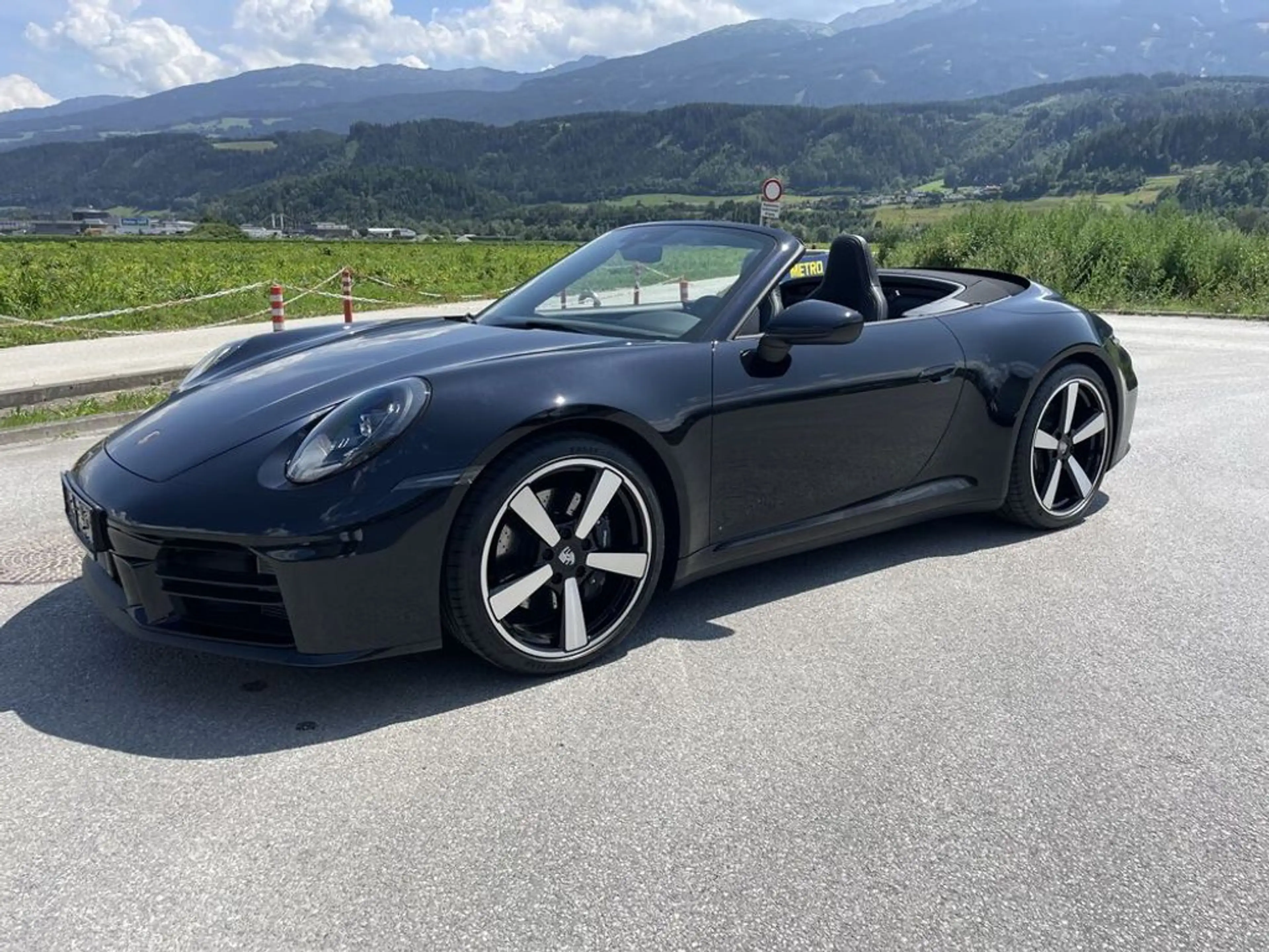 Porsche 911 Carrera Cabriolet — photo 10