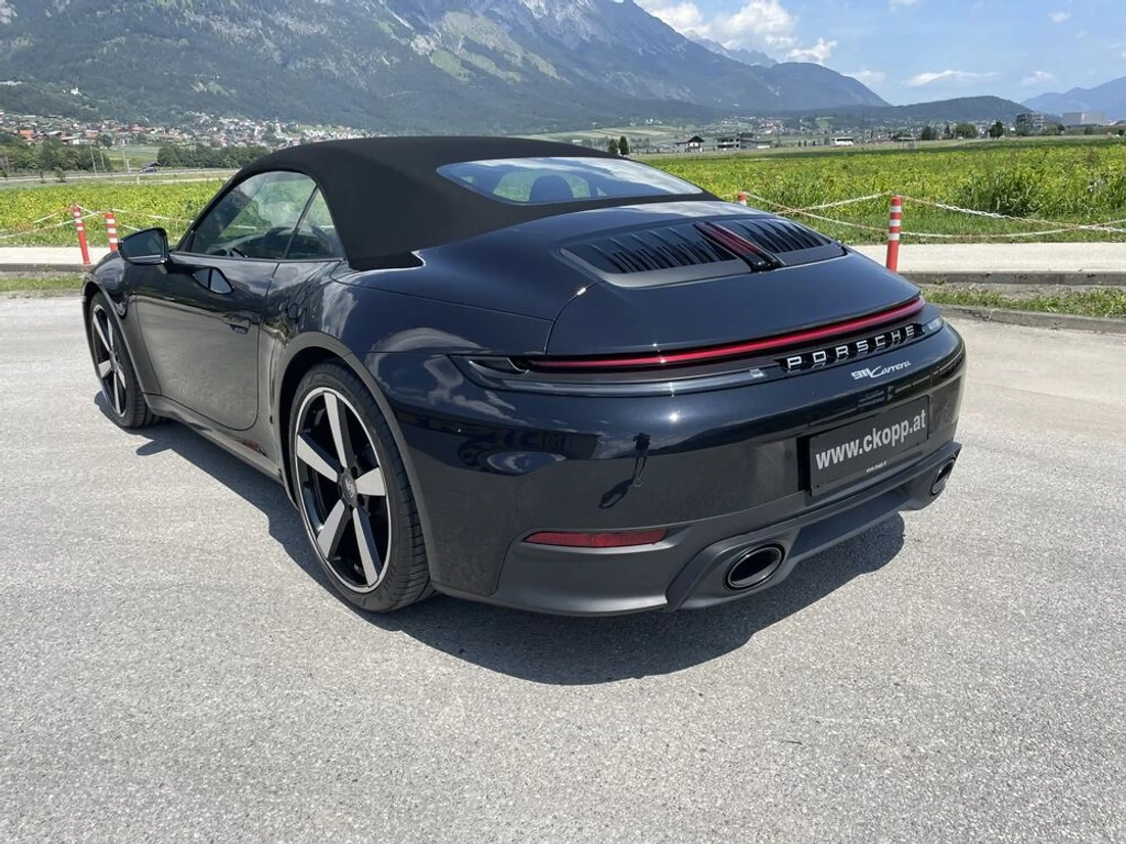 Porsche 911 Carrera Cabriolet — photo 4