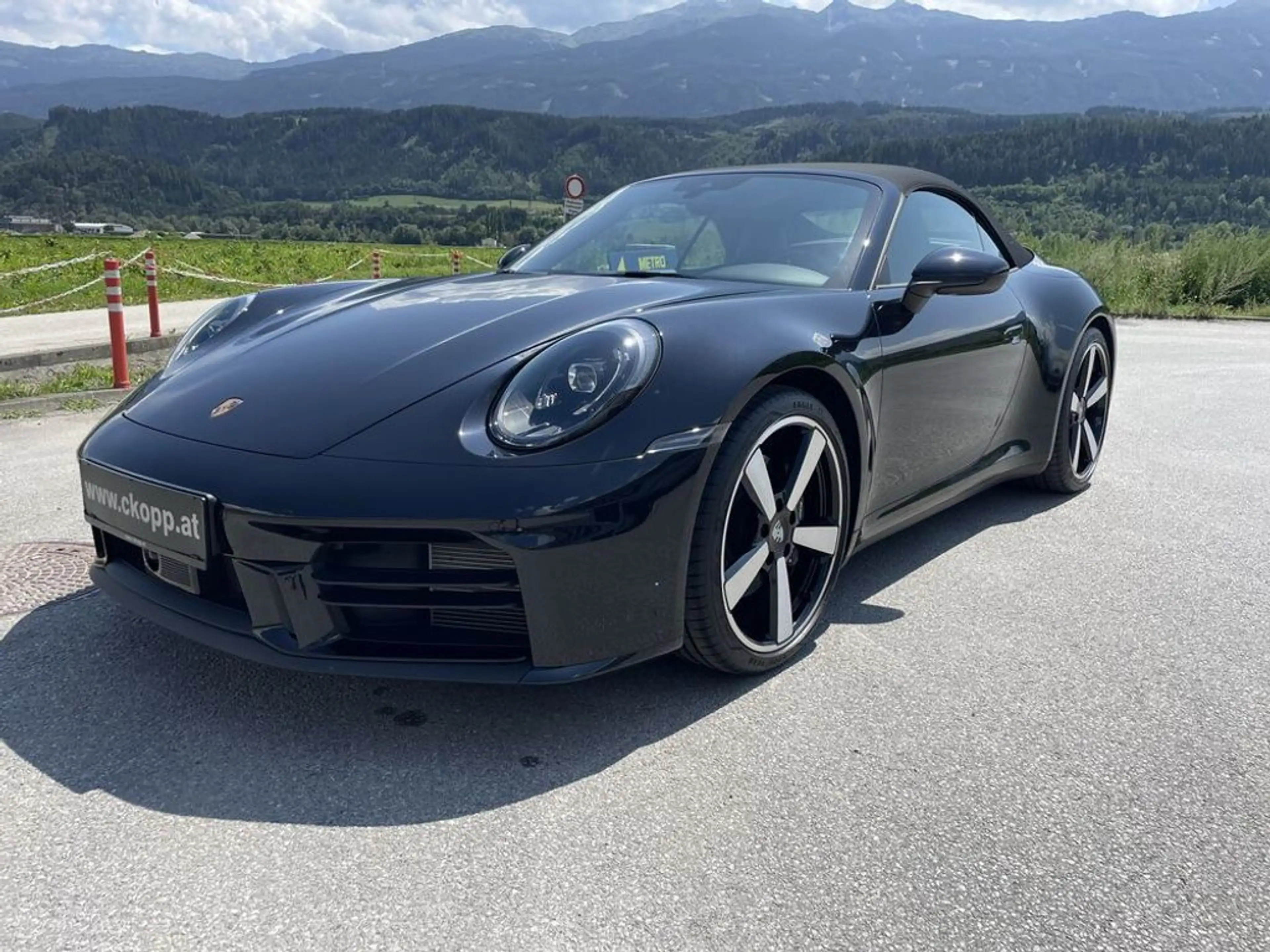Porsche 911 Carrera Cabriolet