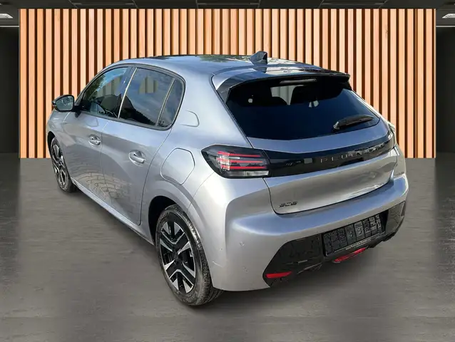 Peugeot 208 view 12