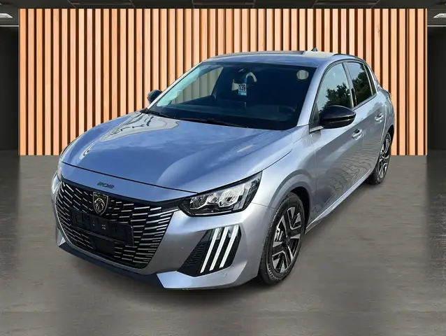 Peugeot 208 view 2