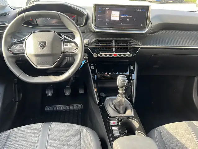 Peugeot 208 view 3