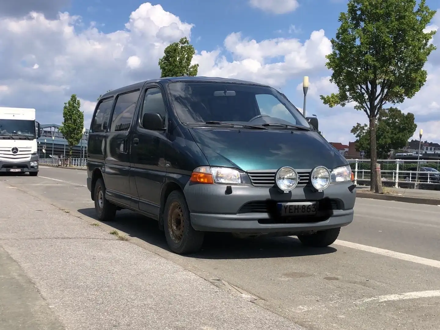 Toyota Hiace 2.5 Turbo D4D LX Verde - 1