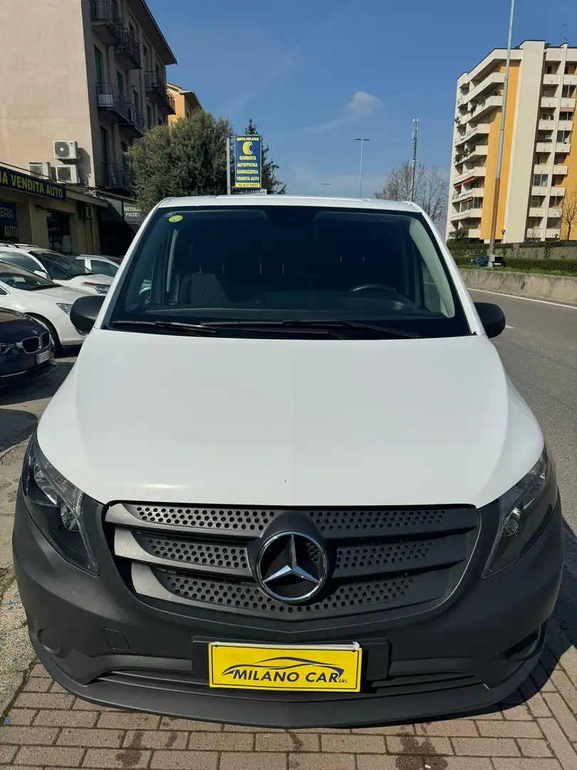 Mercedes-Benz Vito 114 CDI LONG PRO MY 20  AUTOMATICO Bílá - 1