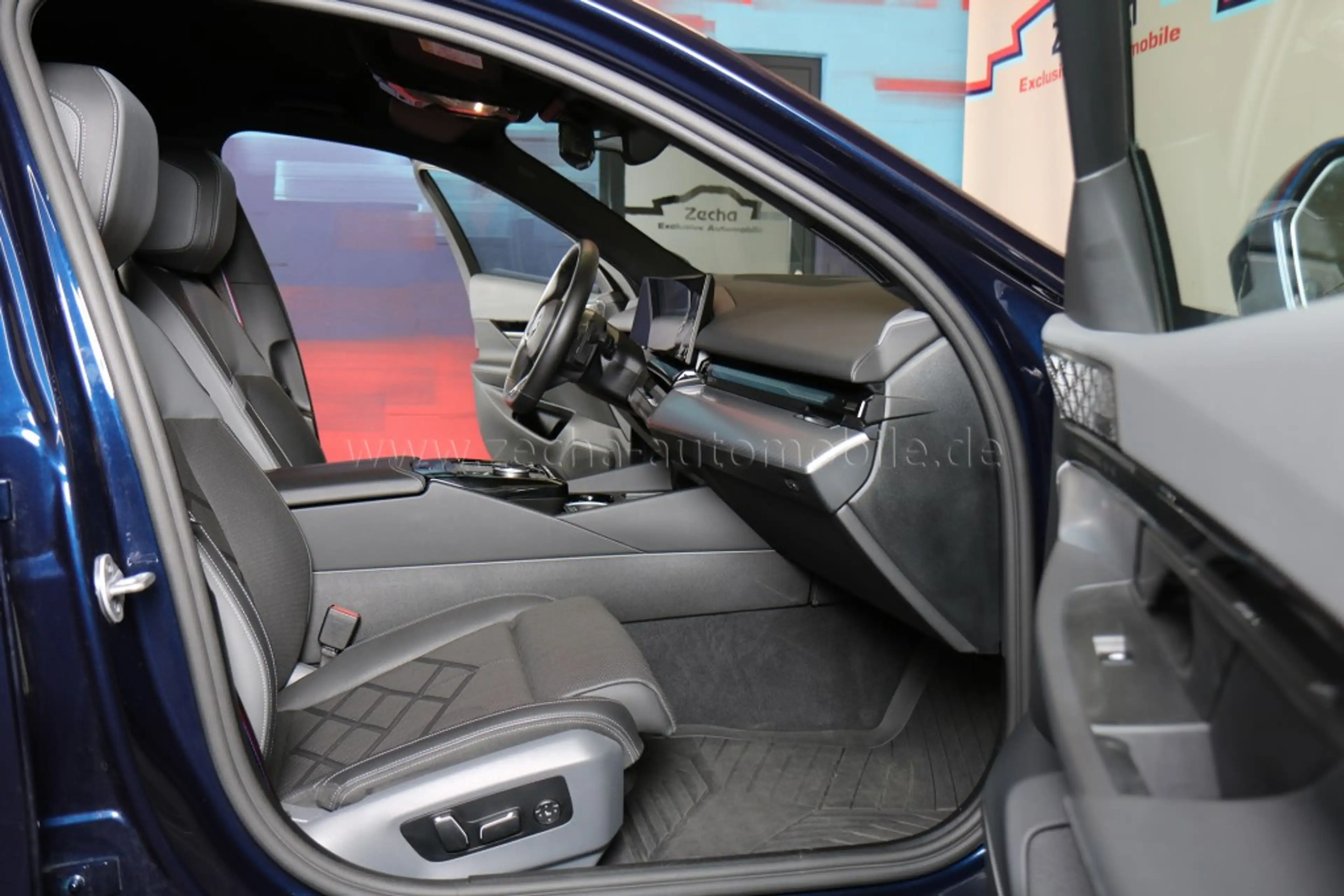 BMW 540 d xDr. Touring M-SportPRO.AHK.Standhzg.Sitzbel. — photo 25