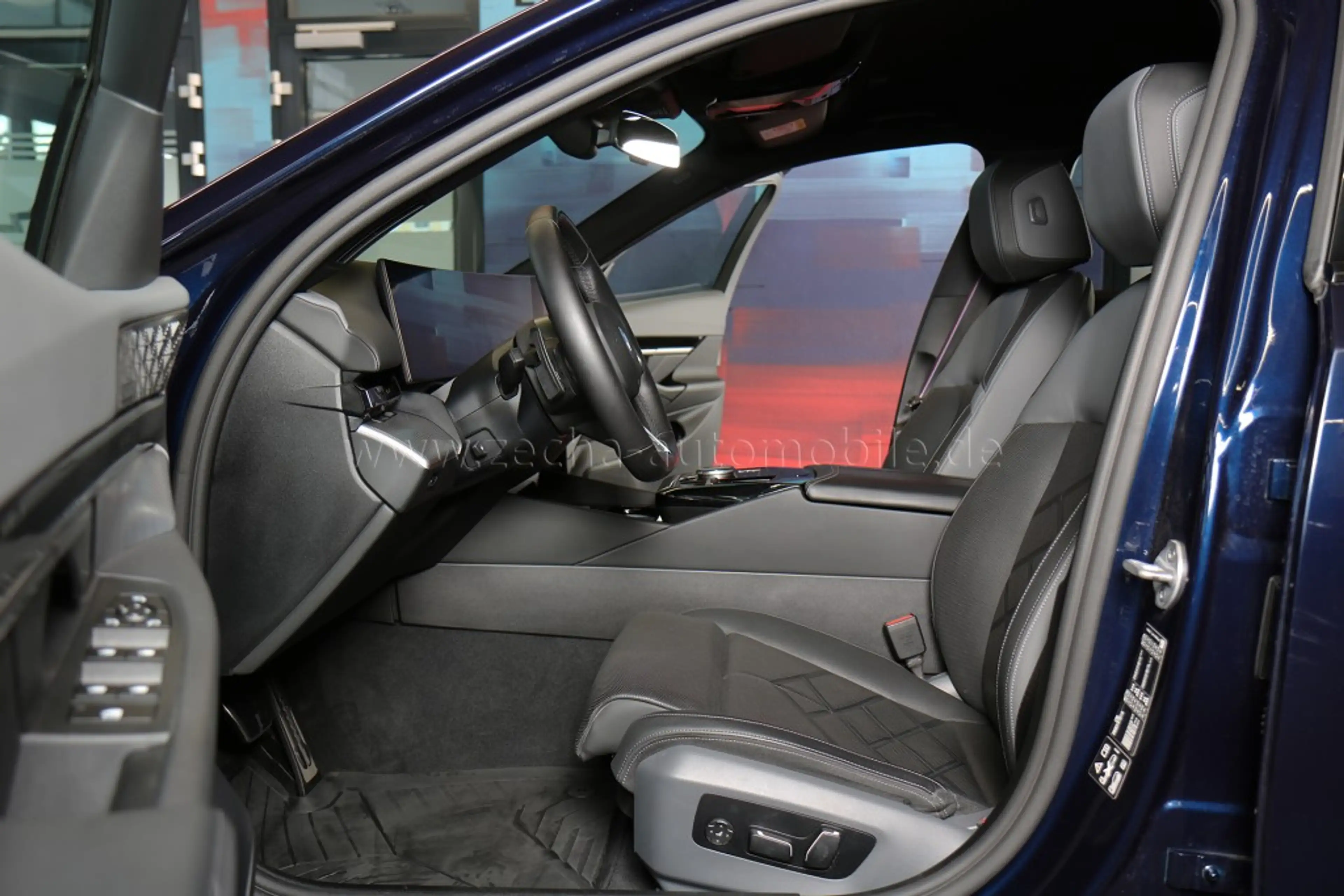 BMW 540 d xDr. Touring M-SportPRO.AHK.Standhzg.Sitzbel. — photo 2