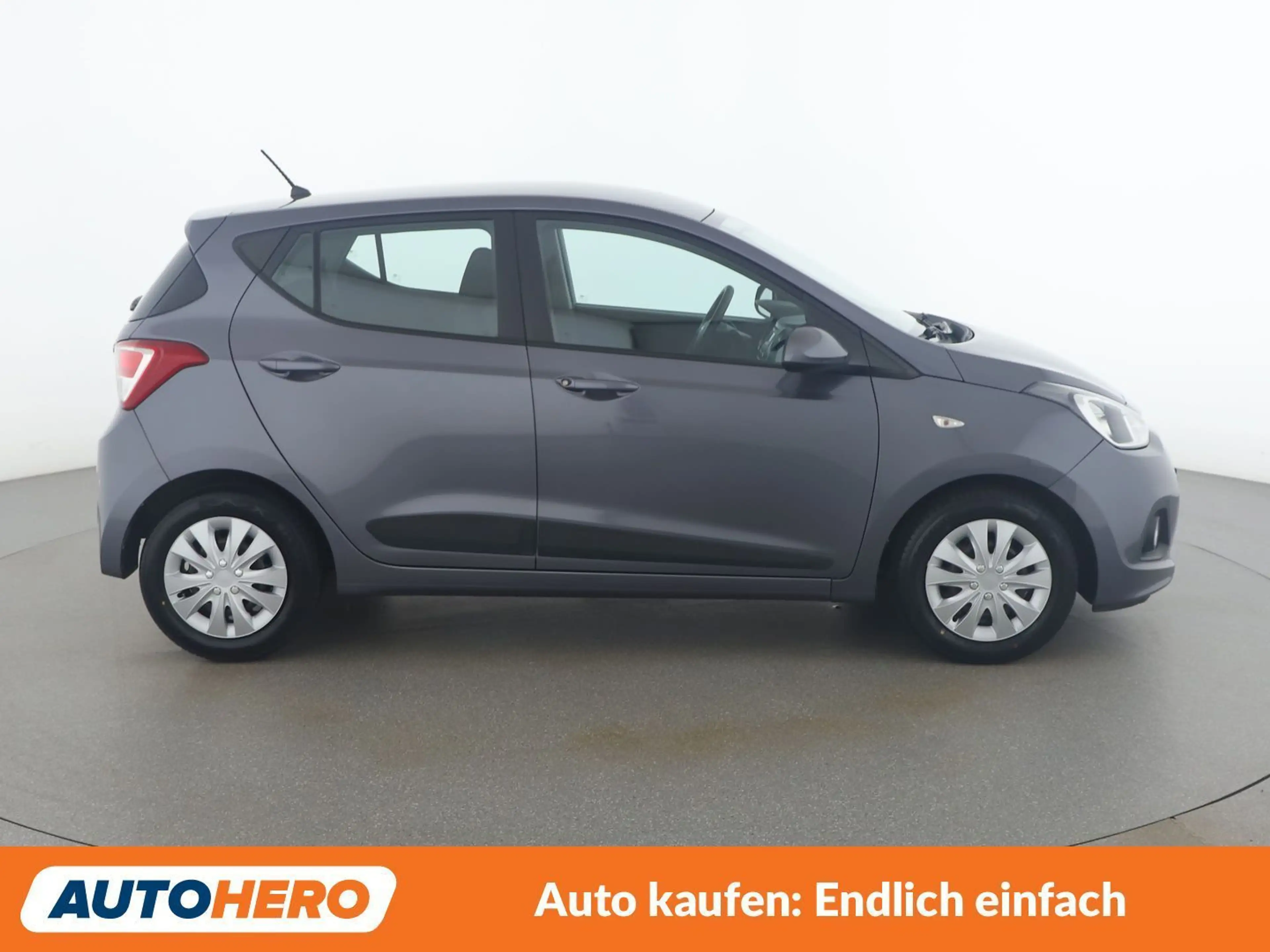 Hyundai i10 1.0 Entry — photo 7