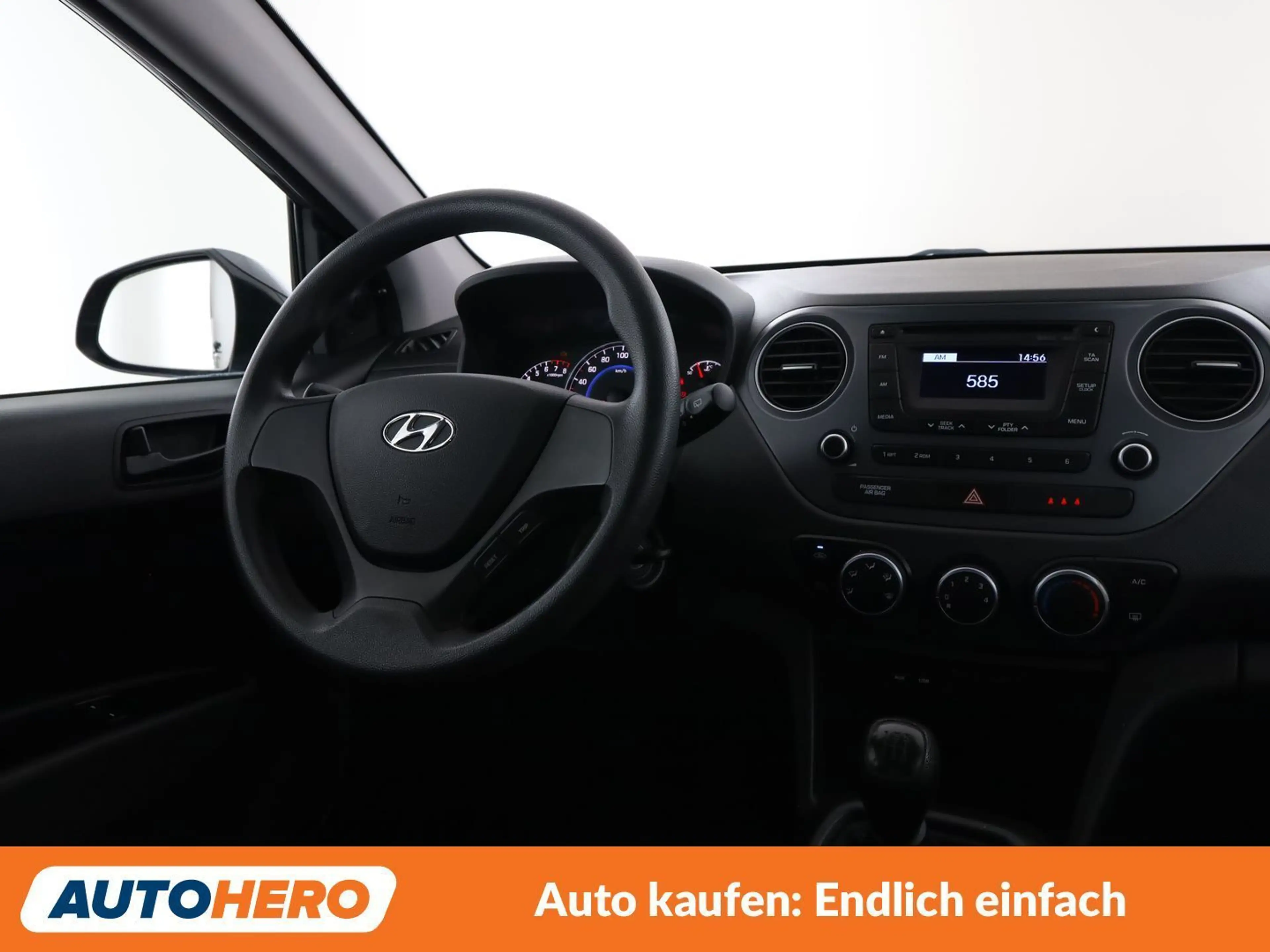 Hyundai i10 1.0 Entry — photo 13
