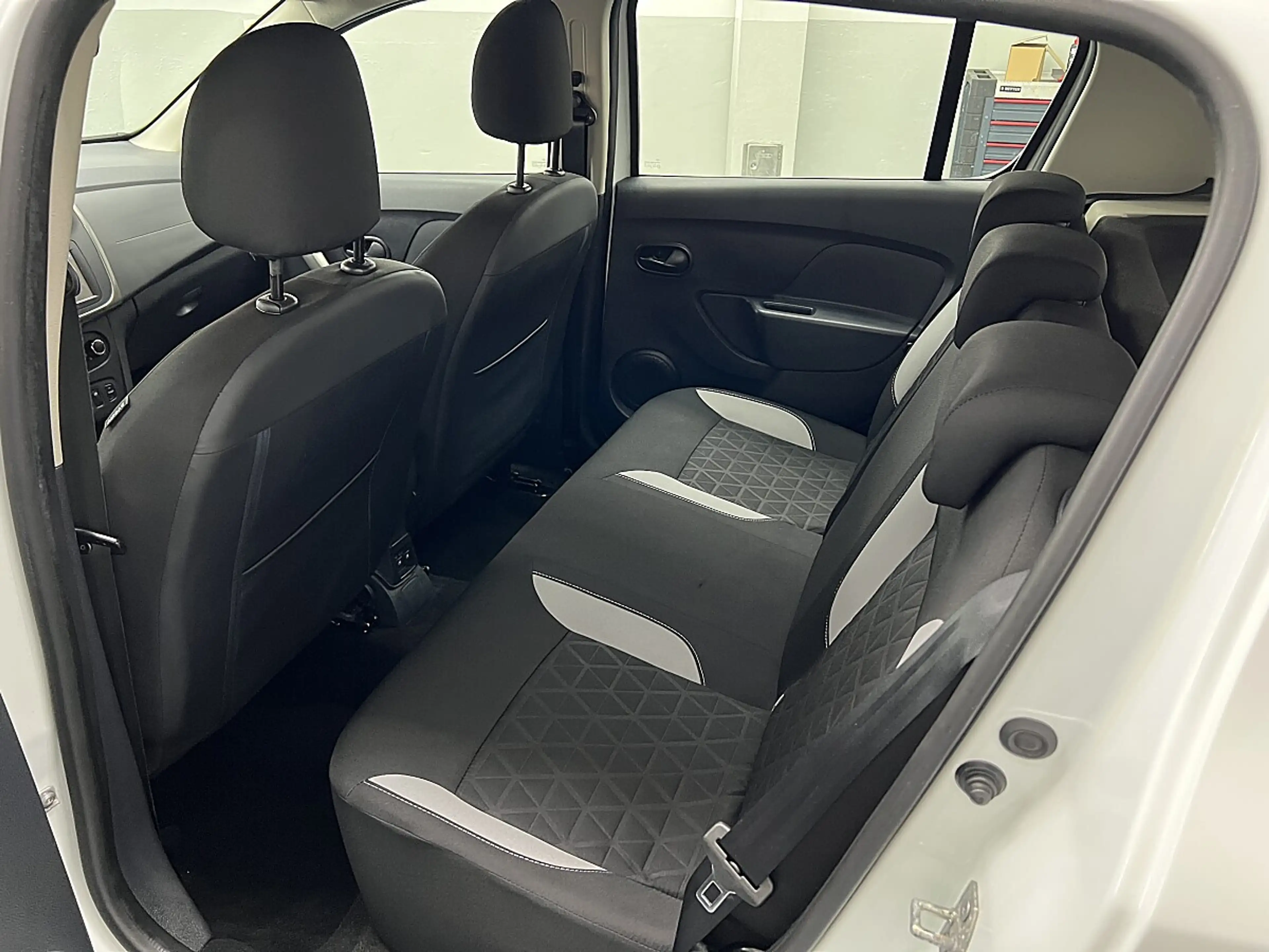Dacia Sandero II 1.5 dCi Stepway *SOFORT FINANZIERUNG MÖGLICH* — photo 11